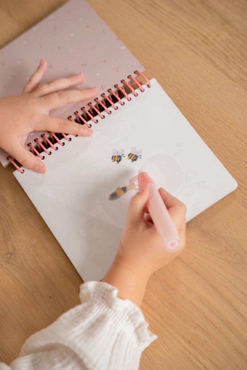 Little Dutch Watercolor book - maalaa vedellä - puuhakirja rose